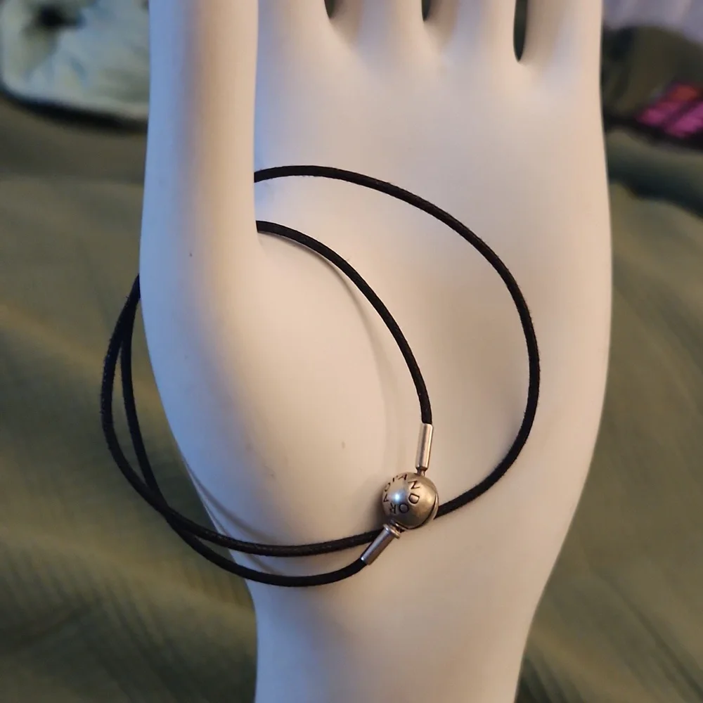 Pandora leather cord bracelet - Picture 3 of 4
